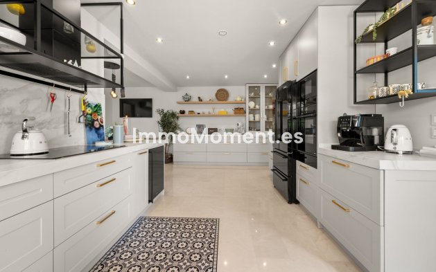 Resale - Detached villa - Benalmadena - Benalmadena Centro