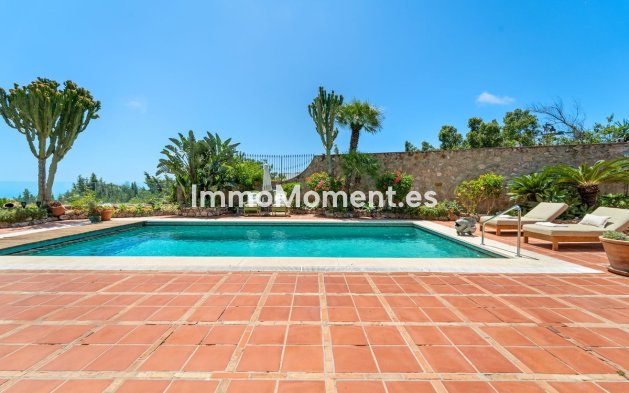 Resale - Detached villa - Benalmadena - Benalmadena Centro