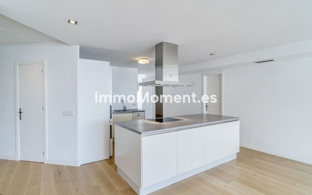 Resale - Apartment - Marbella - Puerto Banús