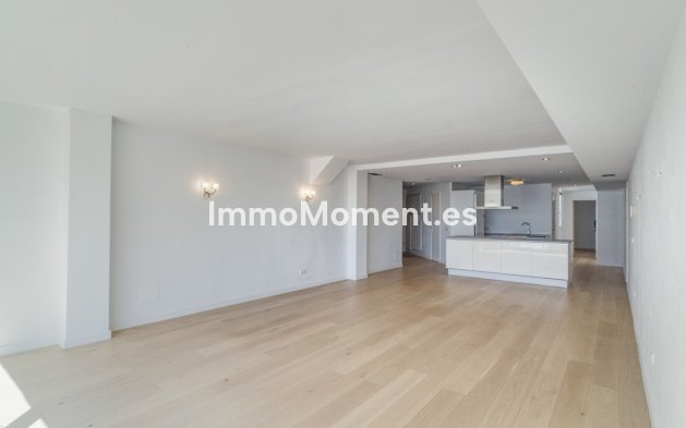 Resale - Apartment - Marbella - Puerto Banús
