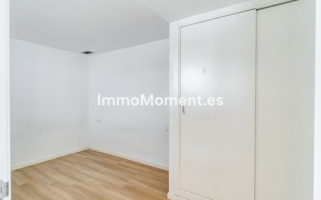 Resale - Apartment - Marbella - Puerto Banús
