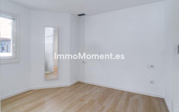 Resale - Apartment - Marbella - Puerto Banús