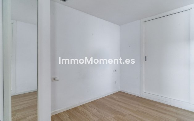 Resale - Apartment - Marbella - Puerto Banús