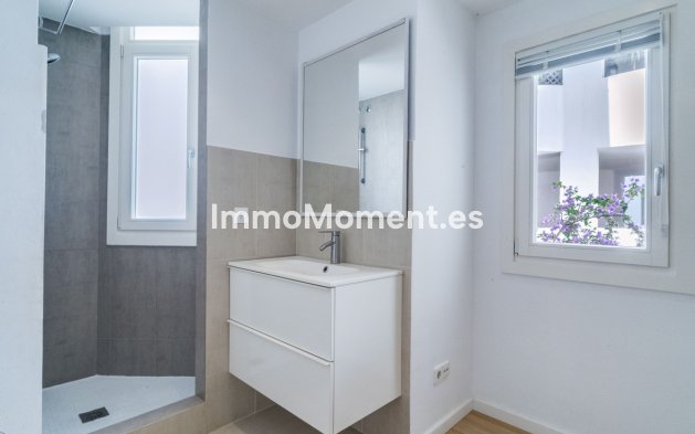Resale - Apartment - Marbella - Puerto Banús