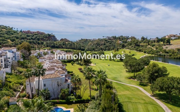 Resale - Apartment - Benahavís - Los Arqueros