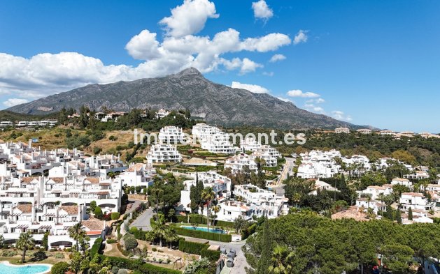 Resale - Townhouse - Marbella - Nueva Andalucía