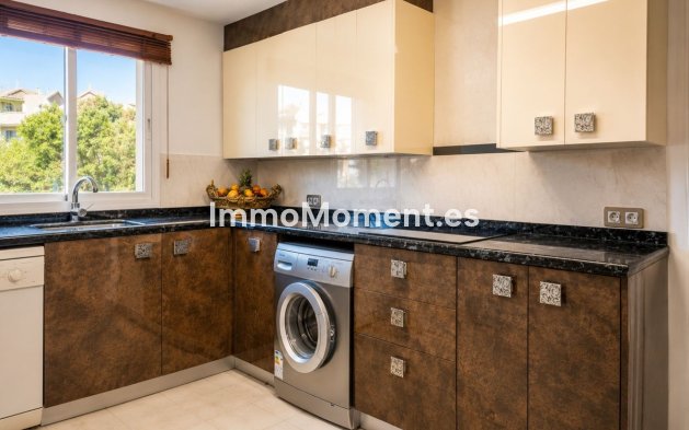 Resale - Apartment - Marbella - Guadalmina Alta
