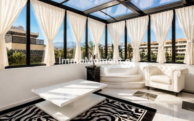 Resale - Apartment - Marbella - Guadalmina Alta
