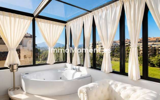 Resale - Apartment - Marbella - Guadalmina Alta