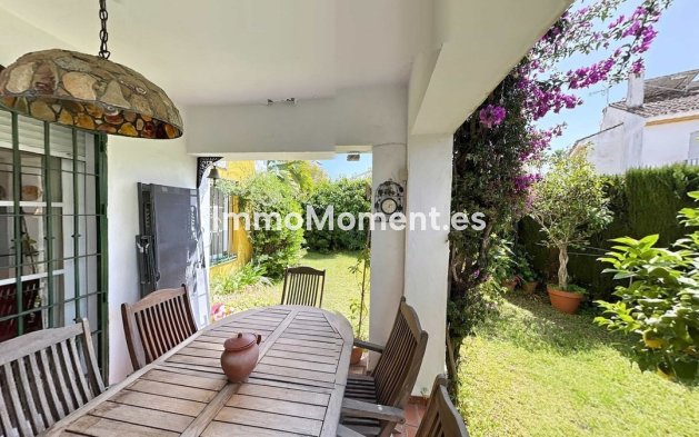 Wiederverkauf - Freistehende Villa - Estepona  - Atalaya