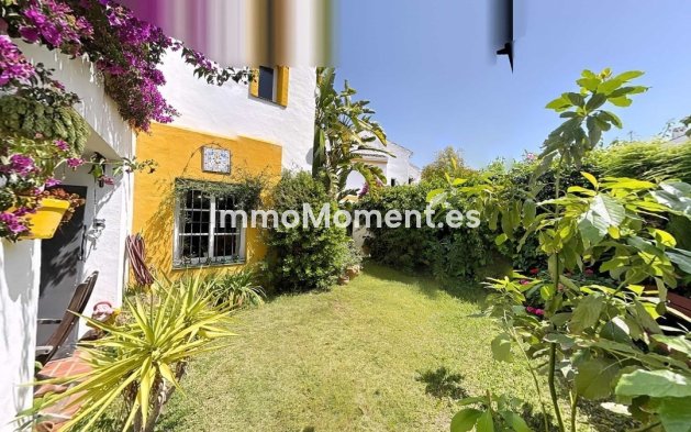 Wiederverkauf - Freistehende Villa - Estepona  - Atalaya