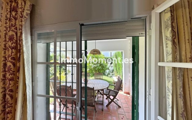 Wiederverkauf - Freistehende Villa - Estepona  - Atalaya