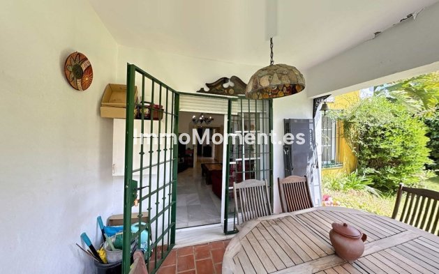 Wiederverkauf - Freistehende Villa - Estepona  - Atalaya