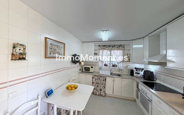 Wiederverkauf - Freistehende Villa - Estepona  - Atalaya