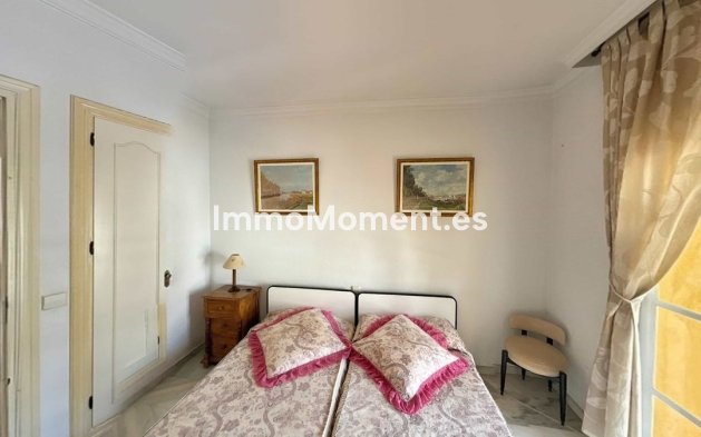 Wiederverkauf - Freistehende Villa - Estepona  - Atalaya