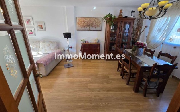 Wiederverkauf - Freistehende Villa -   Inländisch - Alhaurín de la Torre