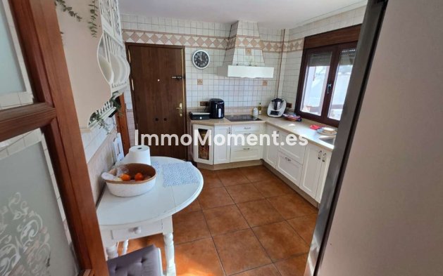 Wiederverkauf - Freistehende Villa -   Inländisch - Alhaurín de la Torre