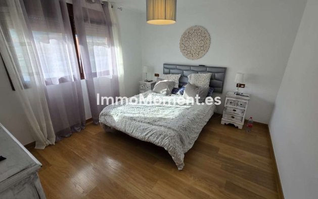 Wiederverkauf - Freistehende Villa -   Inländisch - Alhaurín de la Torre