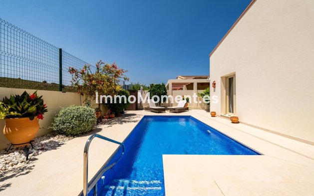 Resale - Detached villa - Inland  - Coín