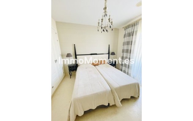Resale - Apartment - Benahavís - Benahavís Centro