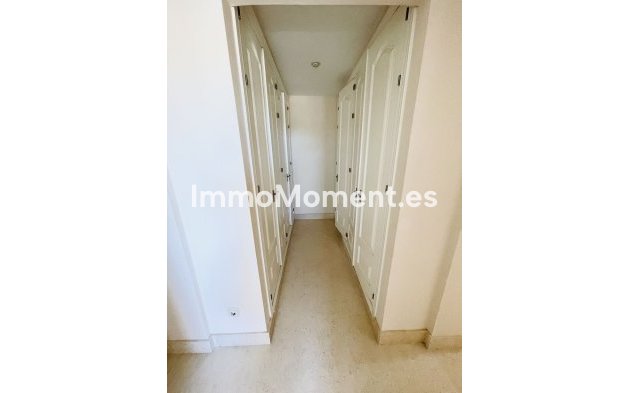 Resale - Apartment - Benahavís - Benahavís Centro