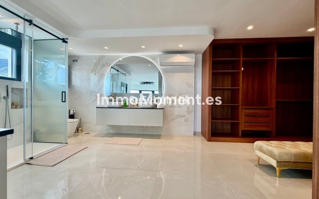 Wiederverkauf - Freistehende Villa - Benalmadena - Benalmadena Costa