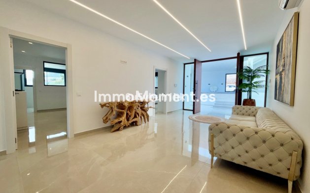 Wiederverkauf - Freistehende Villa - Benalmadena - Benalmadena Costa