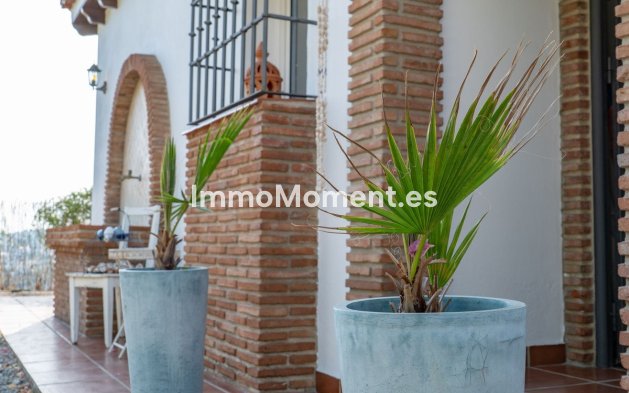 Wiederverkauf - Freistehende Villa -   Inländisch - Alhaurín el Grande Centro