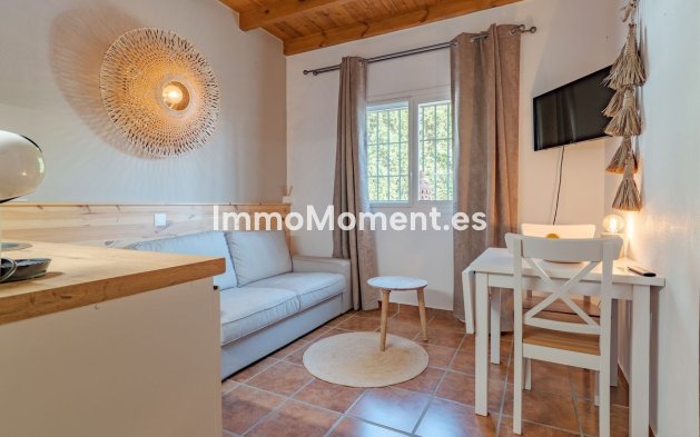 Wiederverkauf - Freistehende Villa -   Inländisch - Alhaurín el Grande Centro