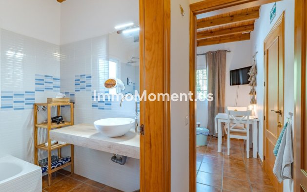 Wiederverkauf - Freistehende Villa -   Inländisch - Alhaurín el Grande Centro