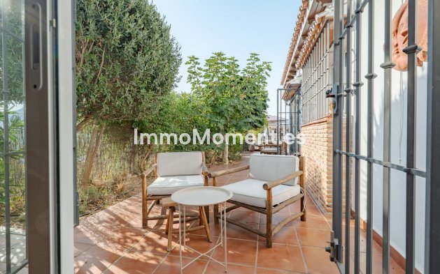 Wiederverkauf - Freistehende Villa -   Inländisch - Alhaurín el Grande Centro