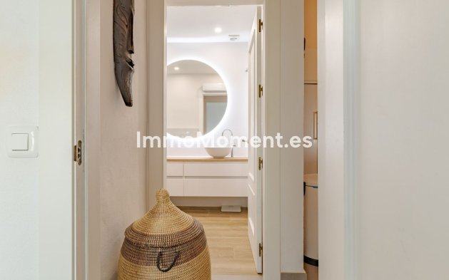 Wiederverkauf - Freistehende Villa -   Inländisch - Alhaurín el Grande Centro