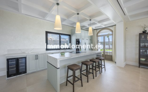 Bestaande woning - Vrijstaande villa - Estepona  - Estepona Centro