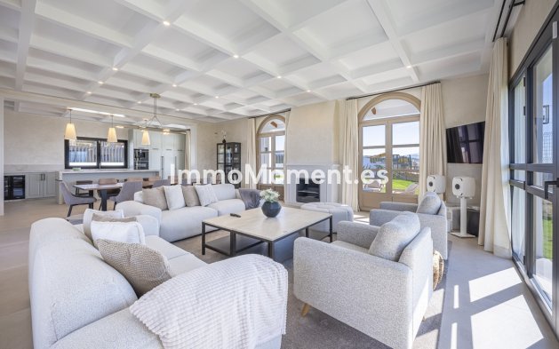 Bestaande woning - Vrijstaande villa - Estepona  - Estepona Centro