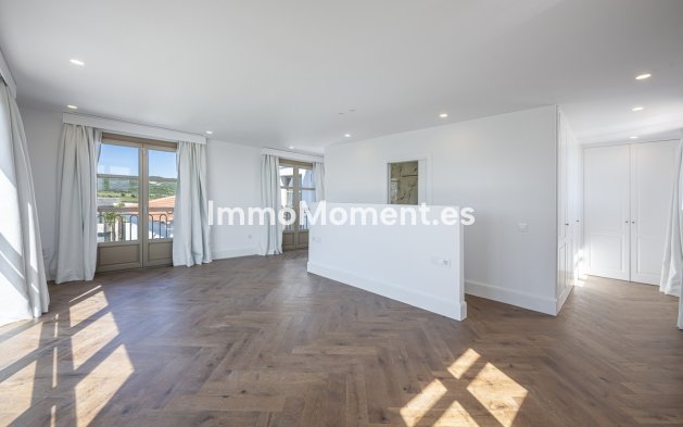 Bestaande woning - Vrijstaande villa - Estepona  - Estepona Centro