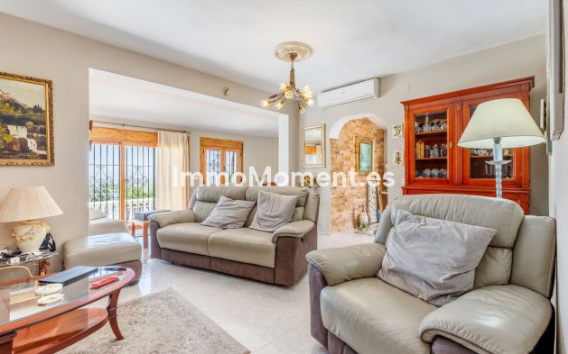 Bestaande woning - Vrijstaande villa - Binnenland  - Alhaurín el Grande Centro