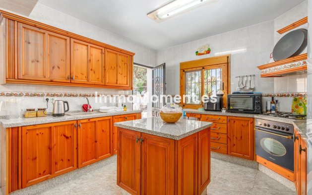 Bestaande woning - Vrijstaande villa - Binnenland  - Alhaurín el Grande Centro