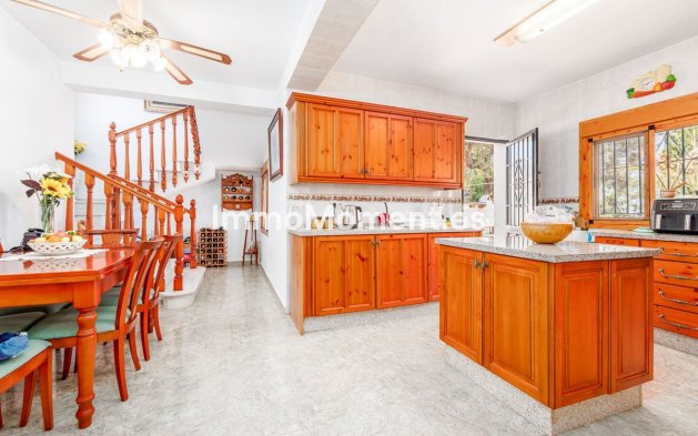 Bestaande woning - Vrijstaande villa - Binnenland  - Alhaurín el Grande Centro
