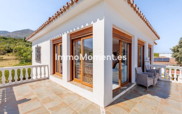 Bestaande woning - Vrijstaande villa - Binnenland  - Alhaurín el Grande Centro