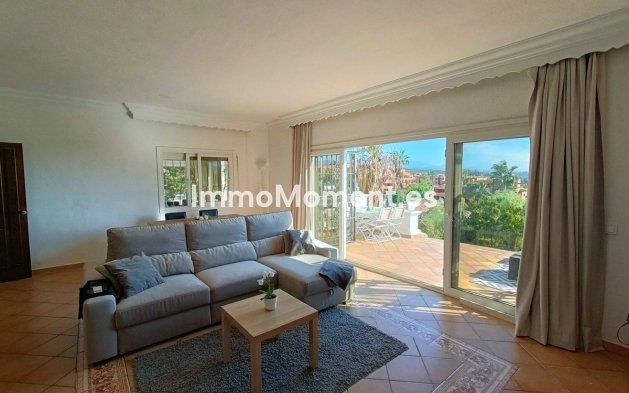 Resale - Detached villa - Estepona - Estepona Centro