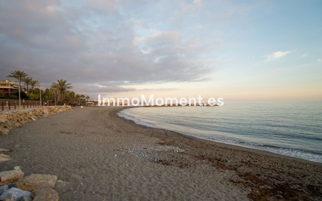 Resale - Apartment - Marbella - Puerto Banús