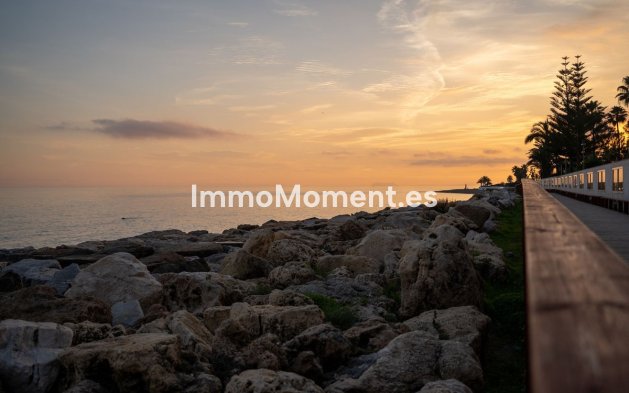 Resale - Apartment - Marbella - Puerto Banús
