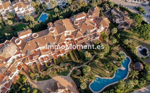 Resale - Apartment - Marbella - Puerto Banús