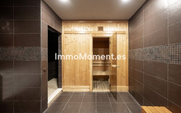 Resale - Apartment - Marbella - Puerto Banús