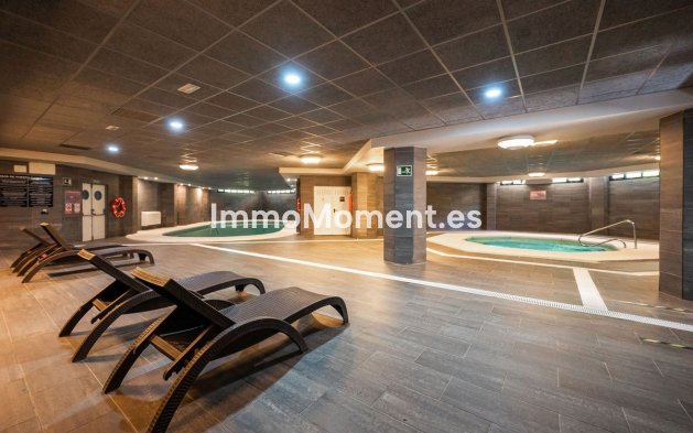 Resale - Apartment - Marbella - Puerto Banús