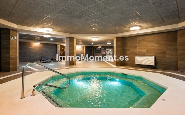 Resale - Apartment - Marbella - Puerto Banús