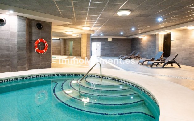 Resale - Apartment - Marbella - Puerto Banús