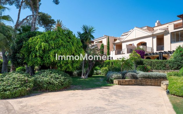 Resale - Apartment - Marbella - Puerto Banús
