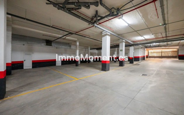 Resale - Apartment - Marbella - Puerto Banús