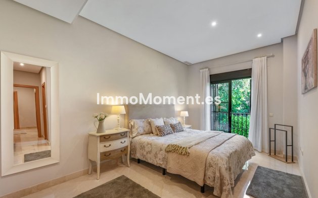Resale - Apartment - Marbella - Puerto Banús